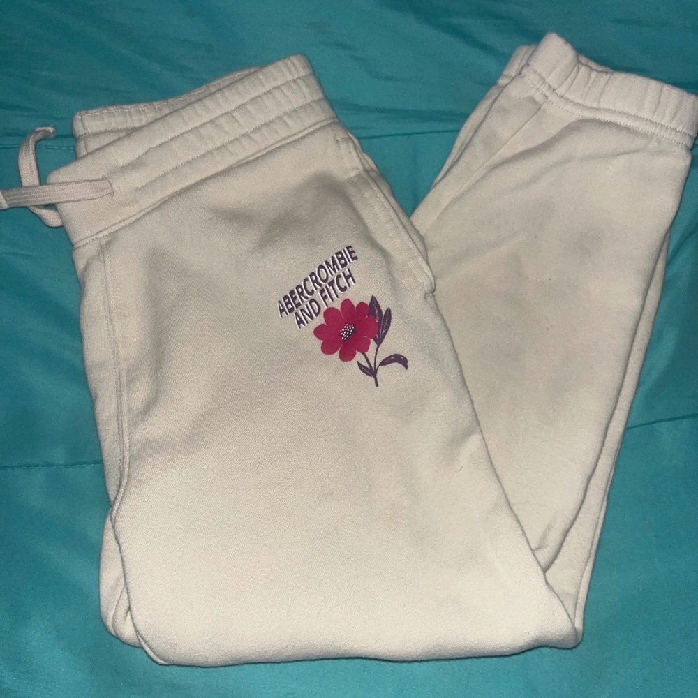 Abercrombie sweats kids
